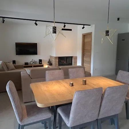 Three Bedroom Vakantiehuis Sinj